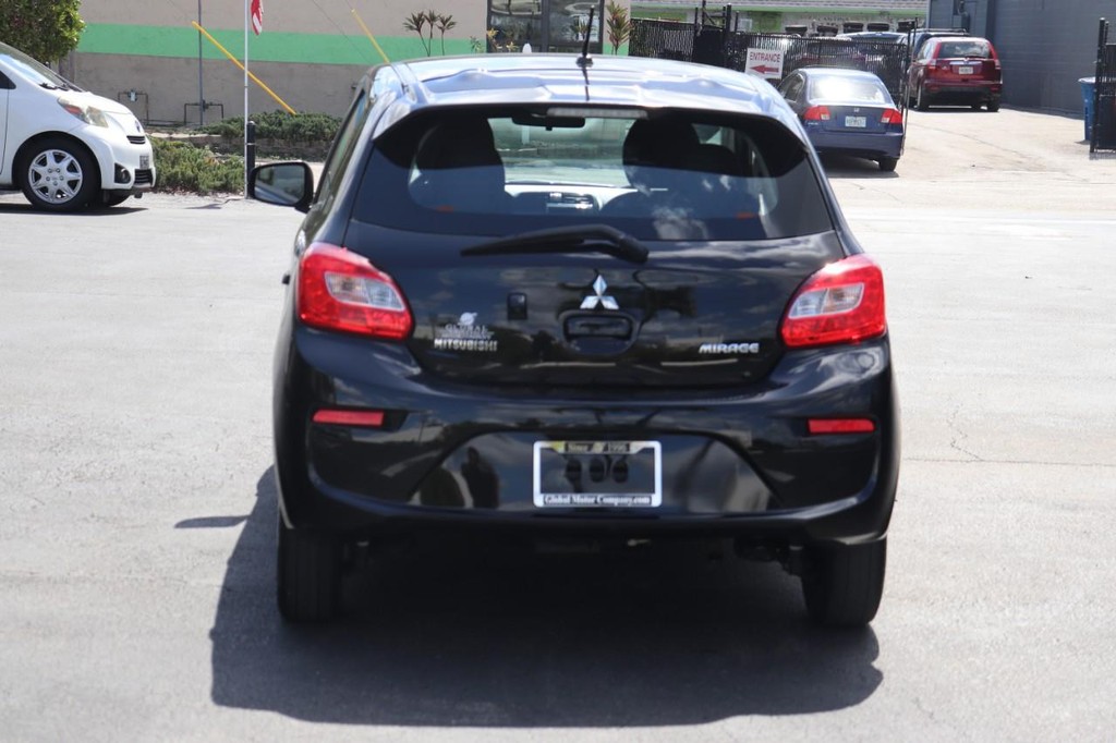 Mitsubishi Mirage Vehicle Full-screen Gallery Image 06