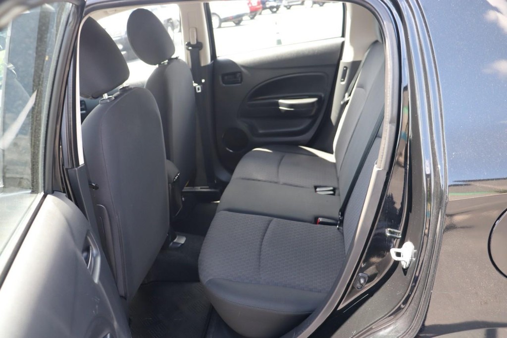 Mitsubishi Mirage Vehicle Full-screen Gallery Image 14