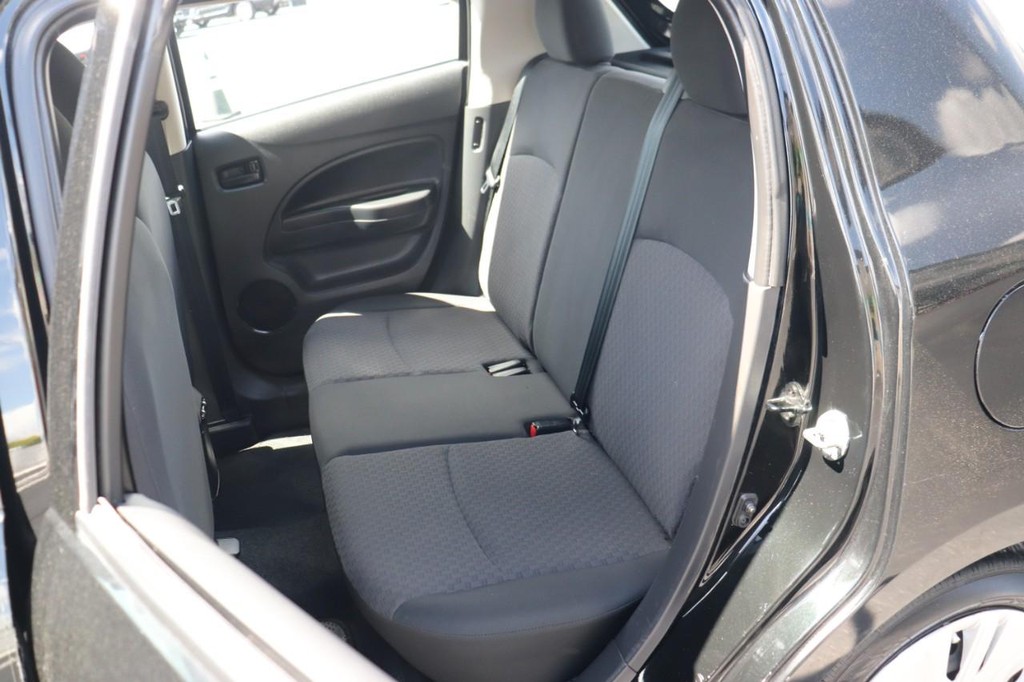 Mitsubishi Mirage Vehicle Full-screen Gallery Image 15