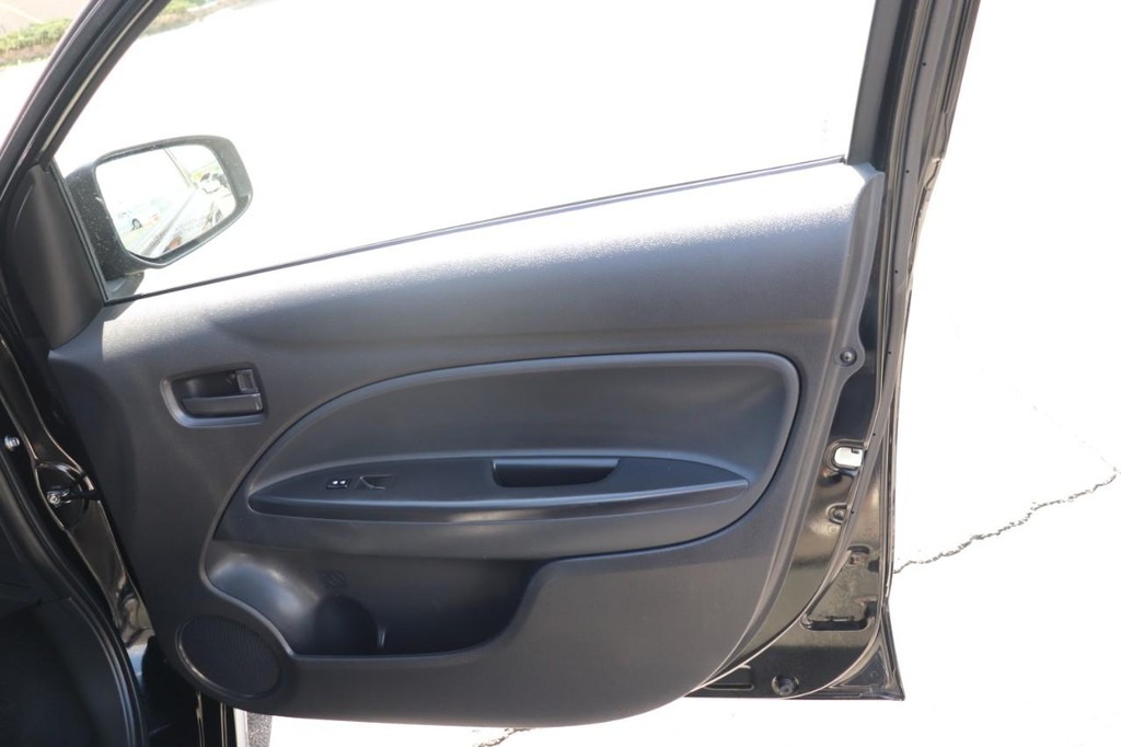 Mitsubishi Mirage Vehicle Full-screen Gallery Image 20