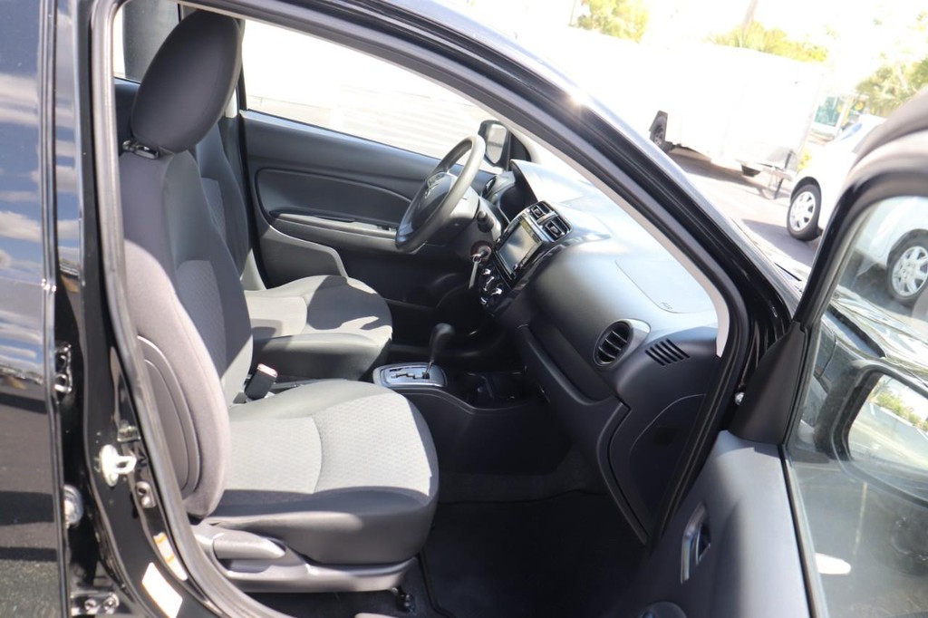 Mitsubishi Mirage Vehicle Full-screen Gallery Image 21