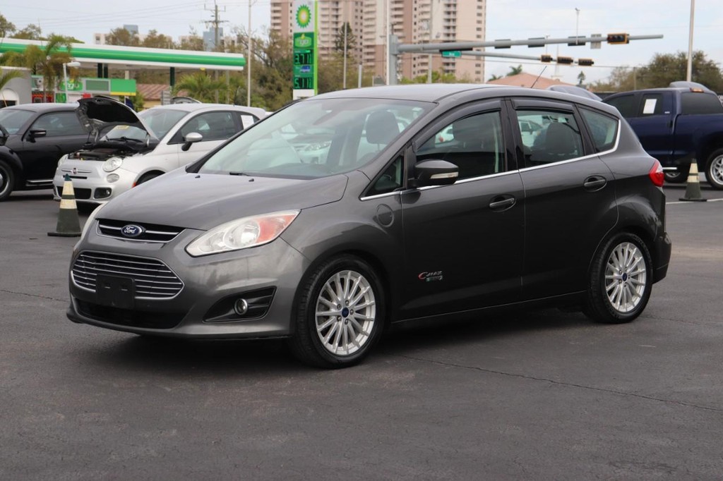 Ford C-Max Energi Vehicle Full-screen Gallery Image 03