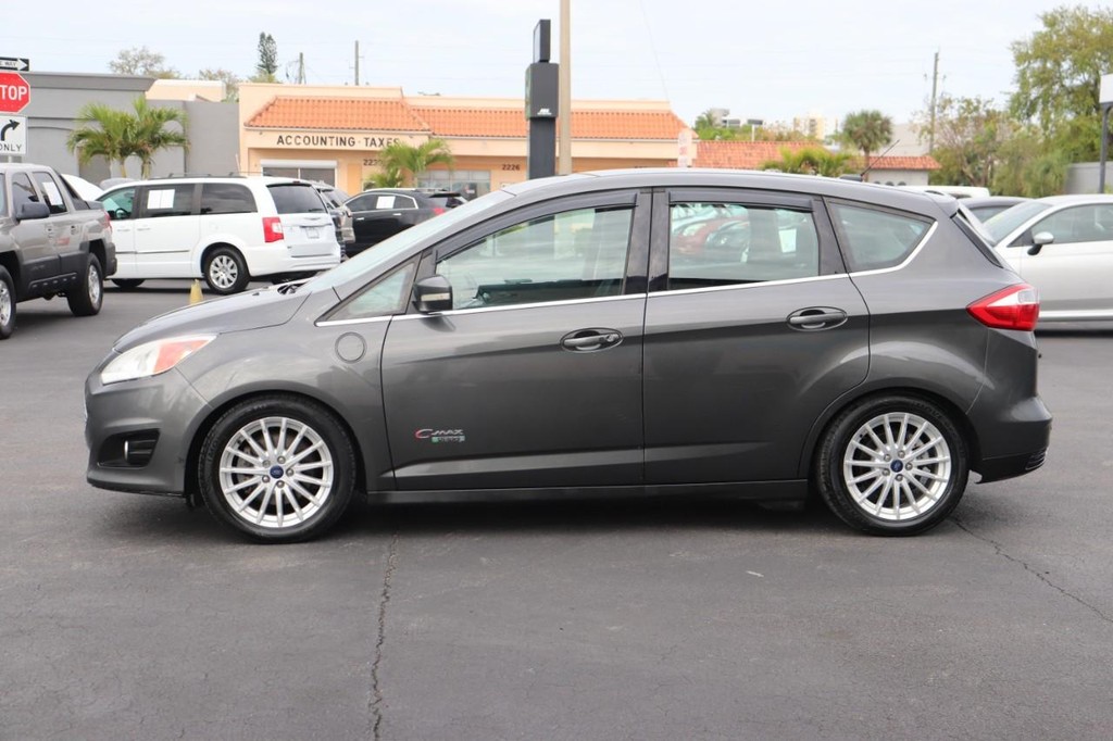 Ford C-Max Energi Vehicle Full-screen Gallery Image 04