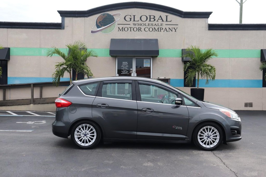 Ford C-Max Energi Vehicle Full-screen Gallery Image 09