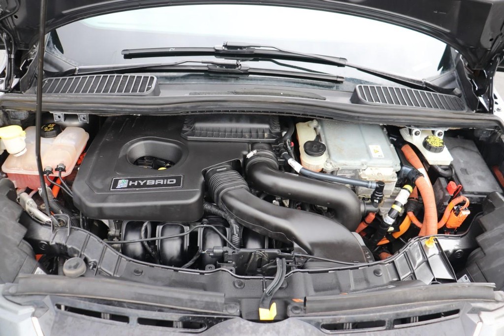 Ford C-Max Energi Vehicle Full-screen Gallery Image 10