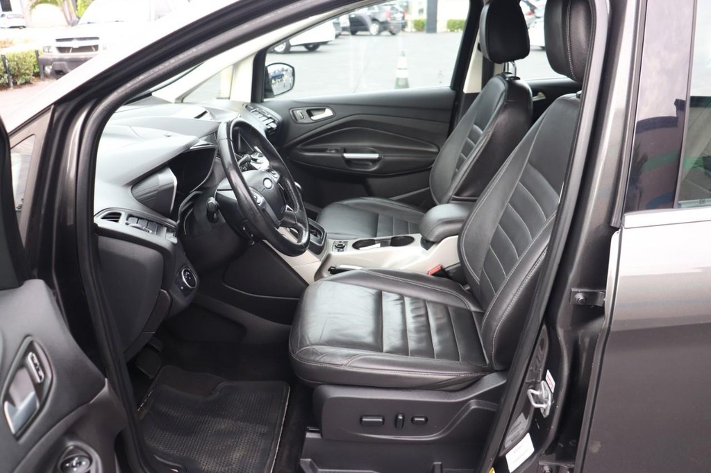 Ford C-Max Energi Vehicle Full-screen Gallery Image 12