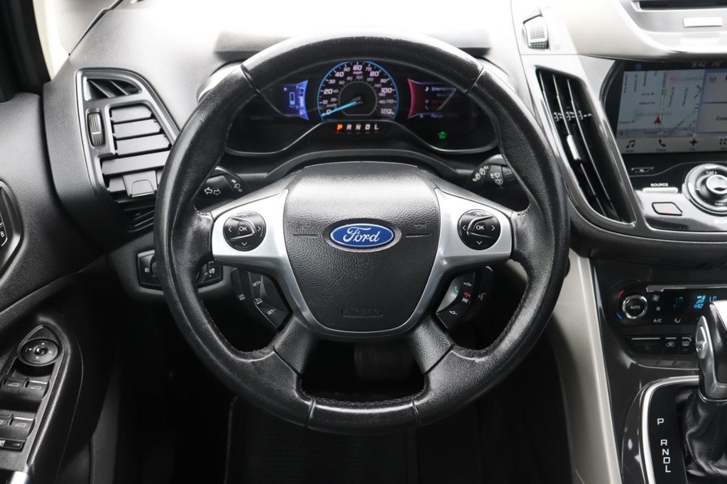 Ford C-Max Energi Vehicle Full-screen Gallery Image 24