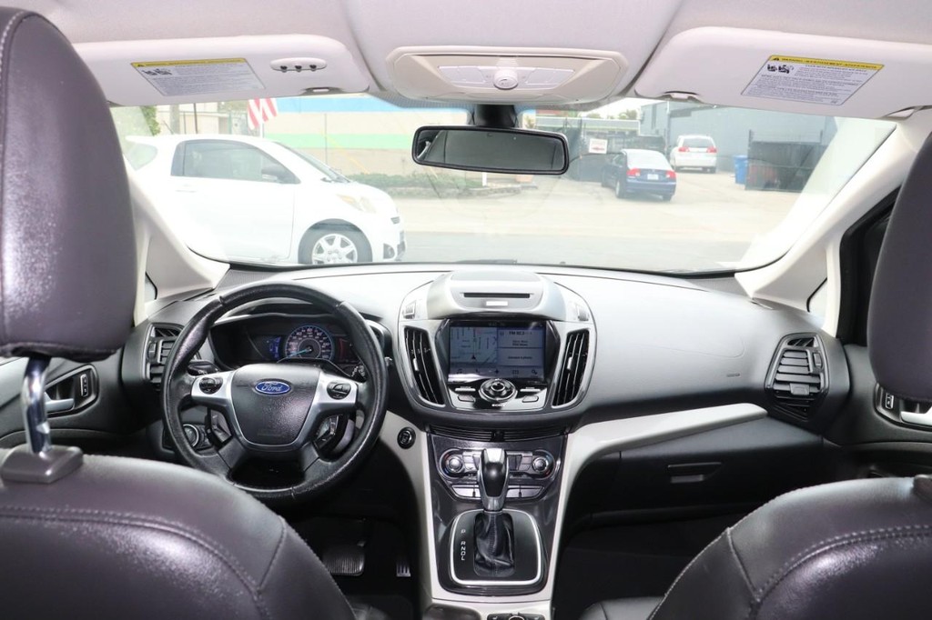 Ford C-Max Energi Vehicle Full-screen Gallery Image 25