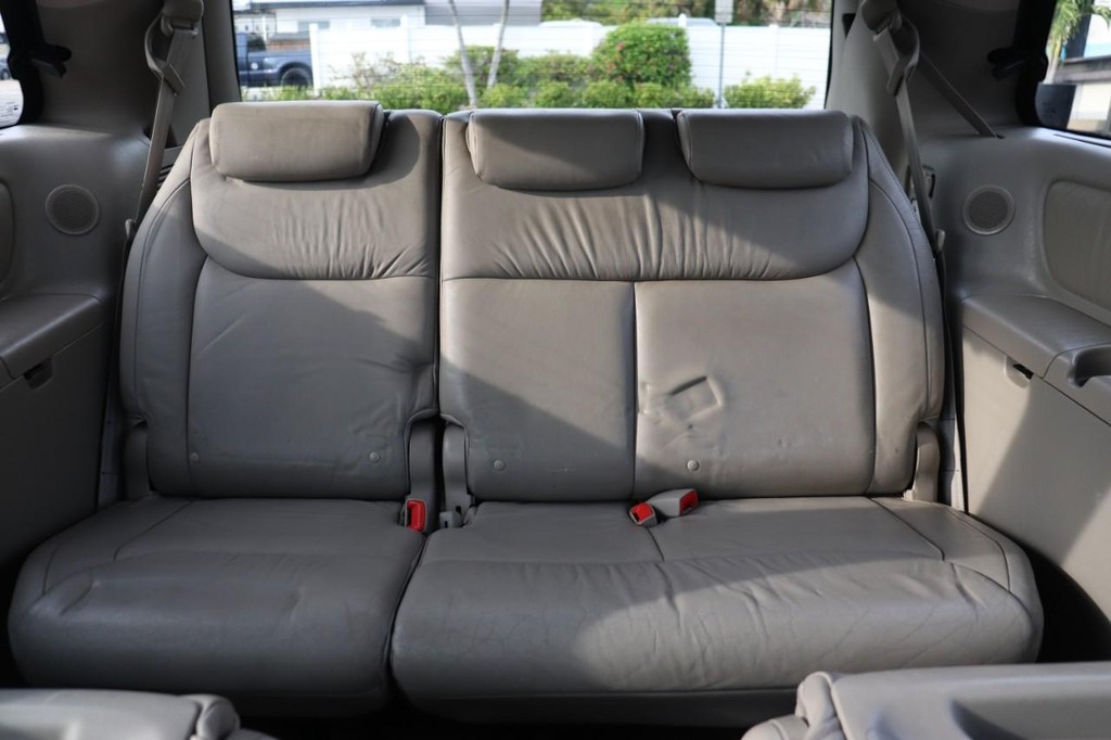 Toyota Sienna Vehicle Full-screen Gallery Image 22
