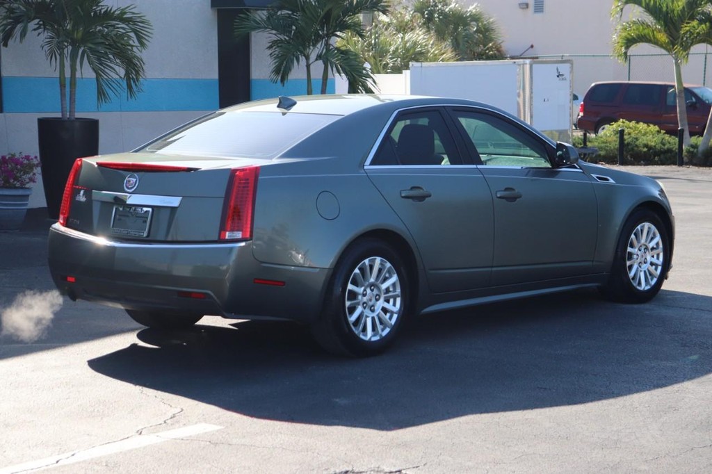 Cadillac CTS Sedan Vehicle Full-screen Gallery Image 08
