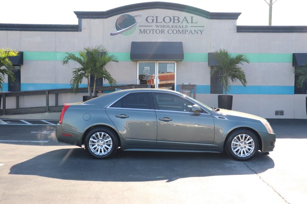 Cadillac CTS Sedan Vehicle Full-screen Gallery Image 09