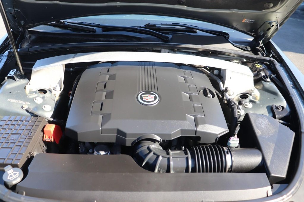 Cadillac CTS Sedan Vehicle Full-screen Gallery Image 10