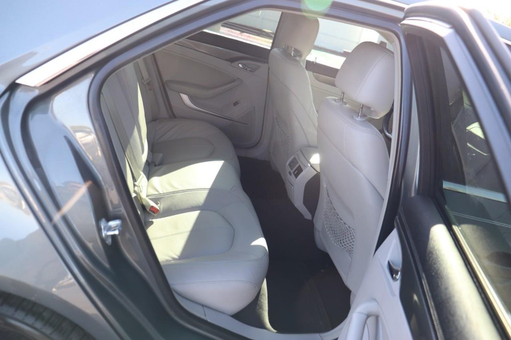 Cadillac CTS Sedan Vehicle Full-screen Gallery Image 18