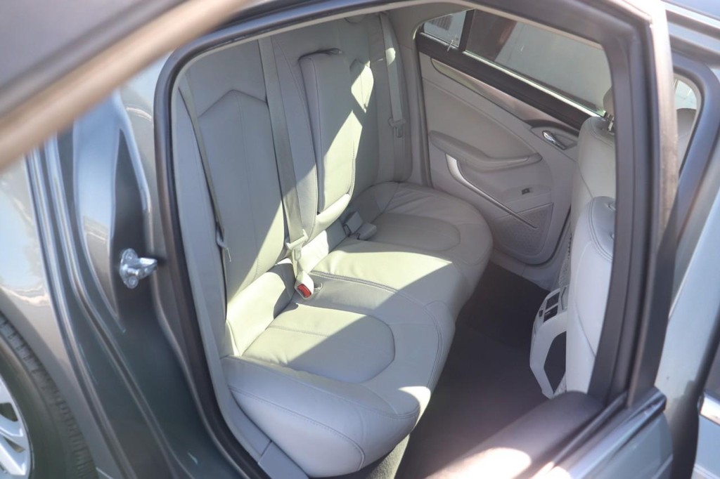 Cadillac CTS Sedan Vehicle Full-screen Gallery Image 19