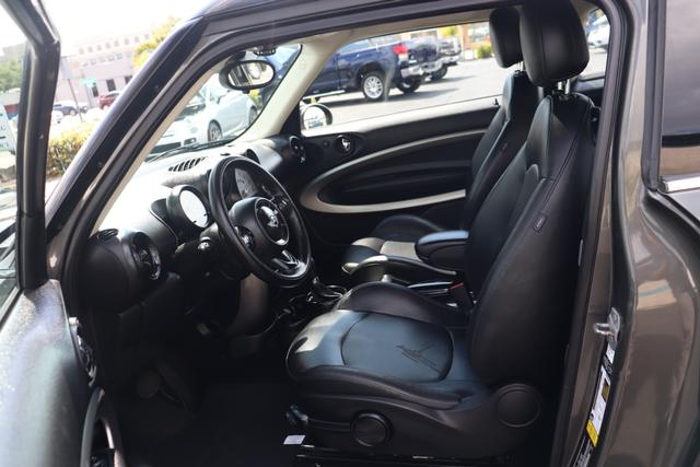 MINI Cooper Paceman Vehicle Full-screen Gallery Image 11