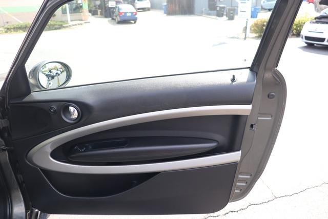 MINI Cooper Paceman Vehicle Full-screen Gallery Image 14