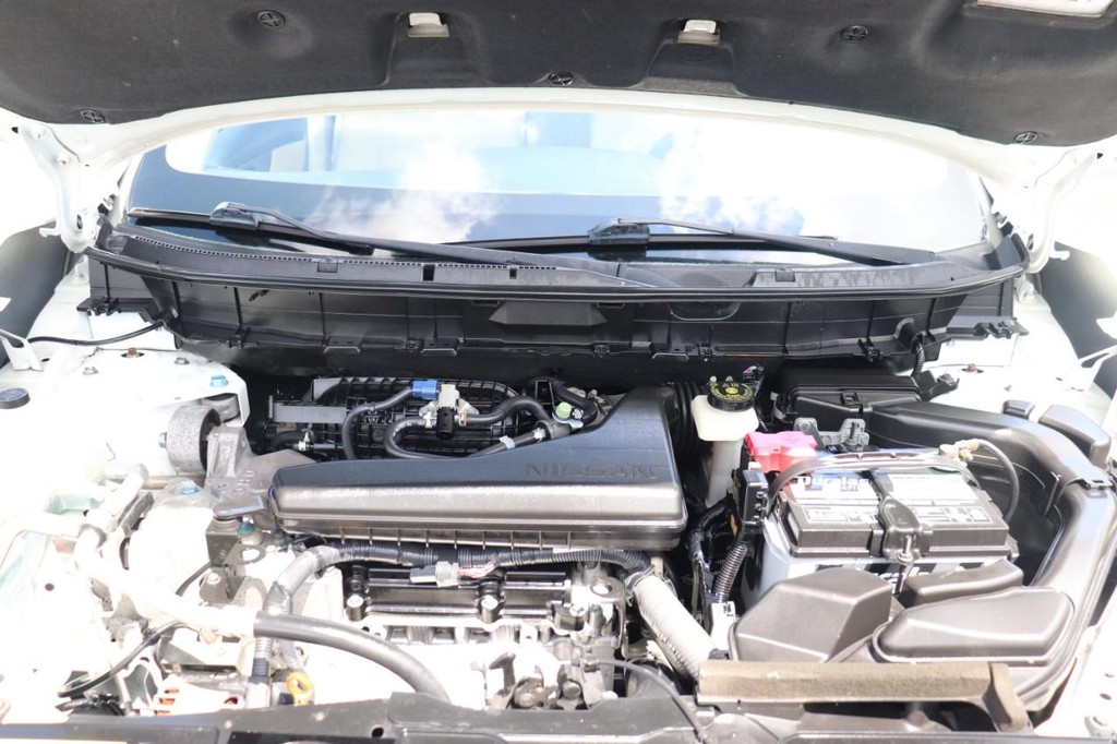 Nissan Rogue Vehicle Full-screen Gallery Image 10