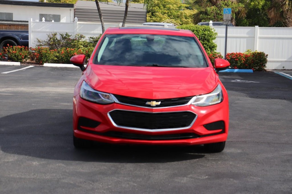 Chevrolet Cruze Vehicle Full-screen Gallery Image 02