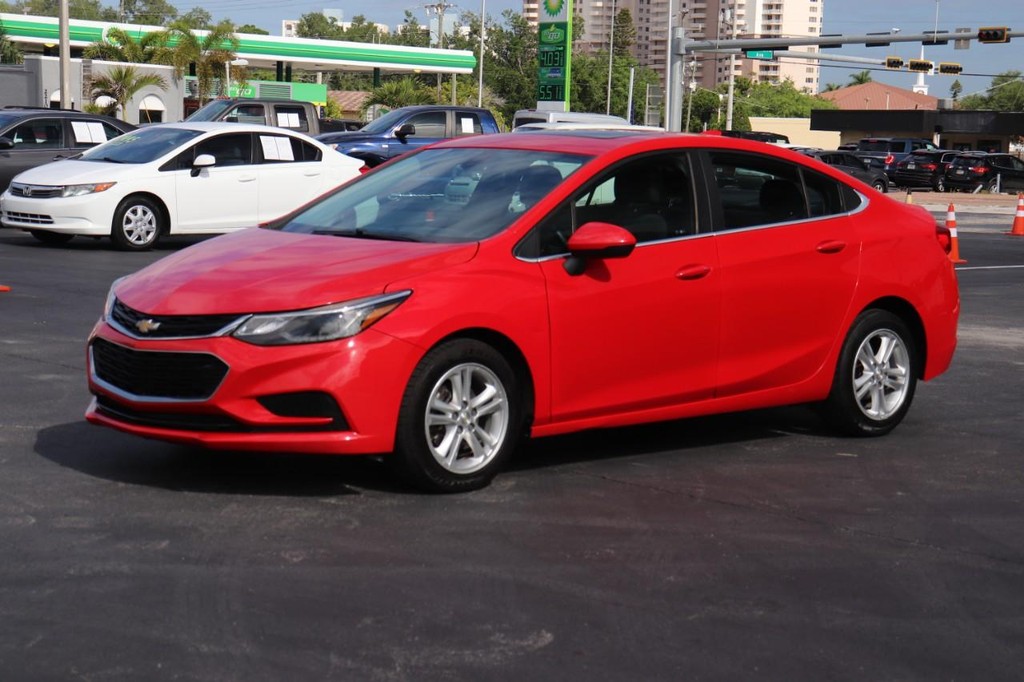 Chevrolet Cruze Vehicle Full-screen Gallery Image 03