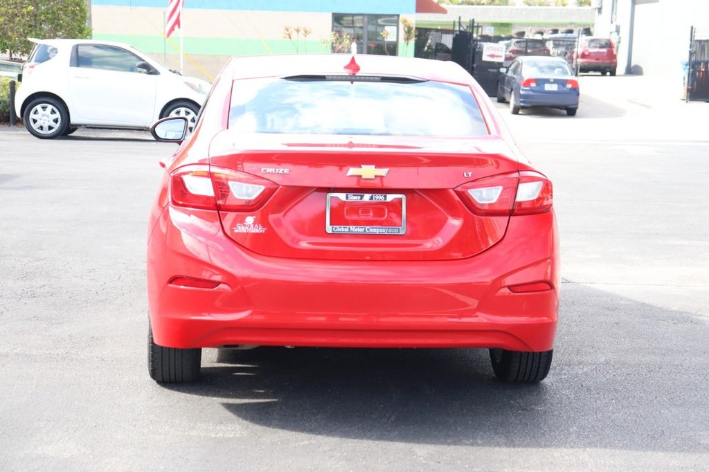 Chevrolet Cruze Vehicle Full-screen Gallery Image 07