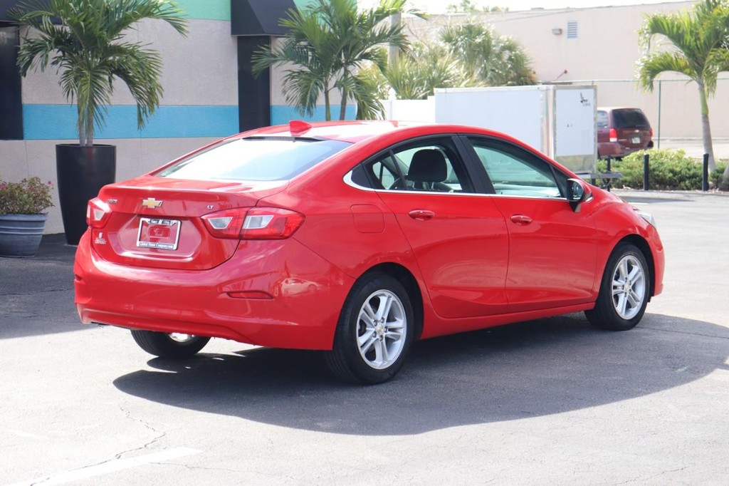 Chevrolet Cruze Vehicle Full-screen Gallery Image 08