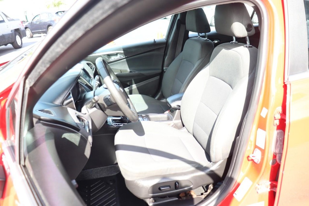 Chevrolet Cruze Vehicle Full-screen Gallery Image 13