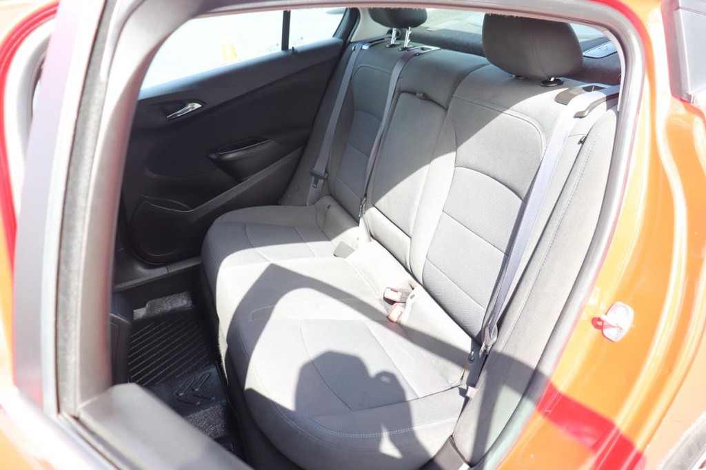 Chevrolet Cruze Vehicle Full-screen Gallery Image 16