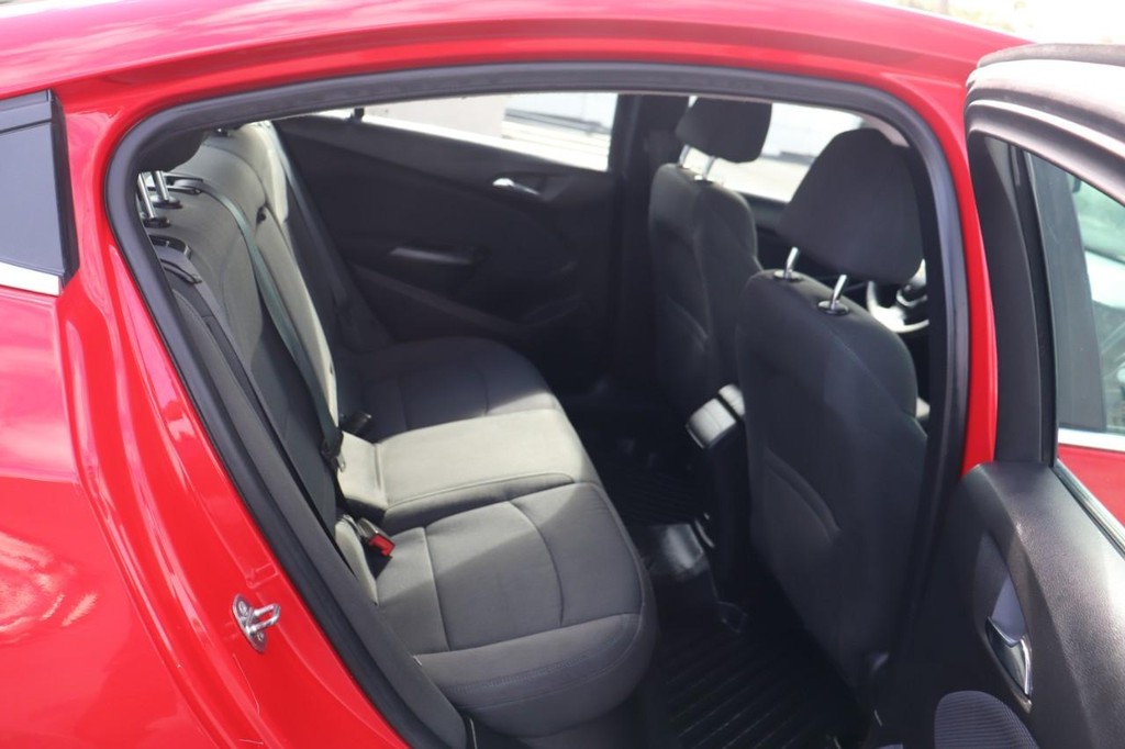 Chevrolet Cruze Vehicle Full-screen Gallery Image 19