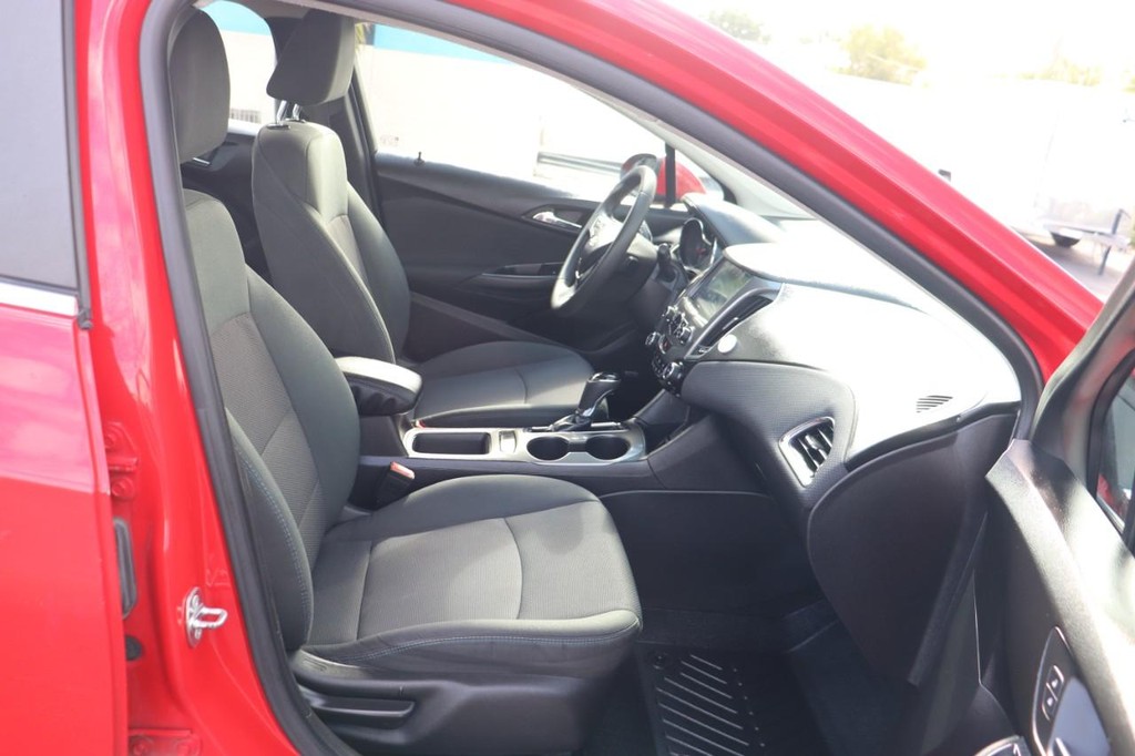 Chevrolet Cruze Vehicle Full-screen Gallery Image 22