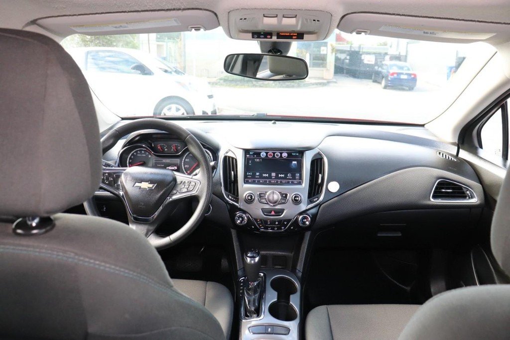 Chevrolet Cruze Vehicle Full-screen Gallery Image 25