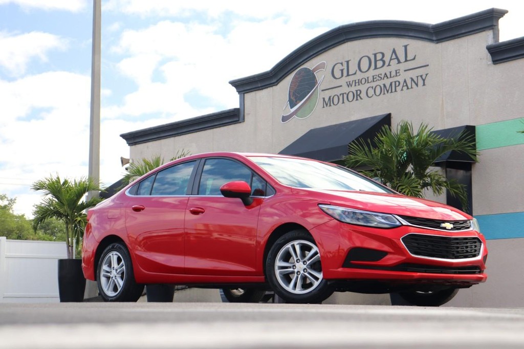 Chevrolet Cruze Vehicle Full-screen Gallery Image 26