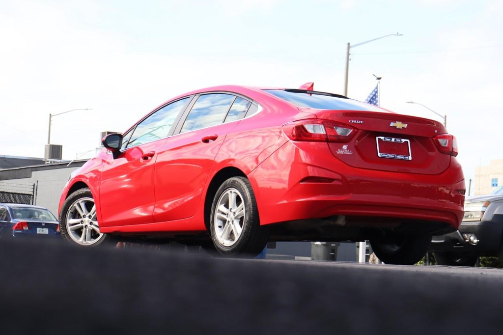 Chevrolet Cruze Vehicle Full-screen Gallery Image 27