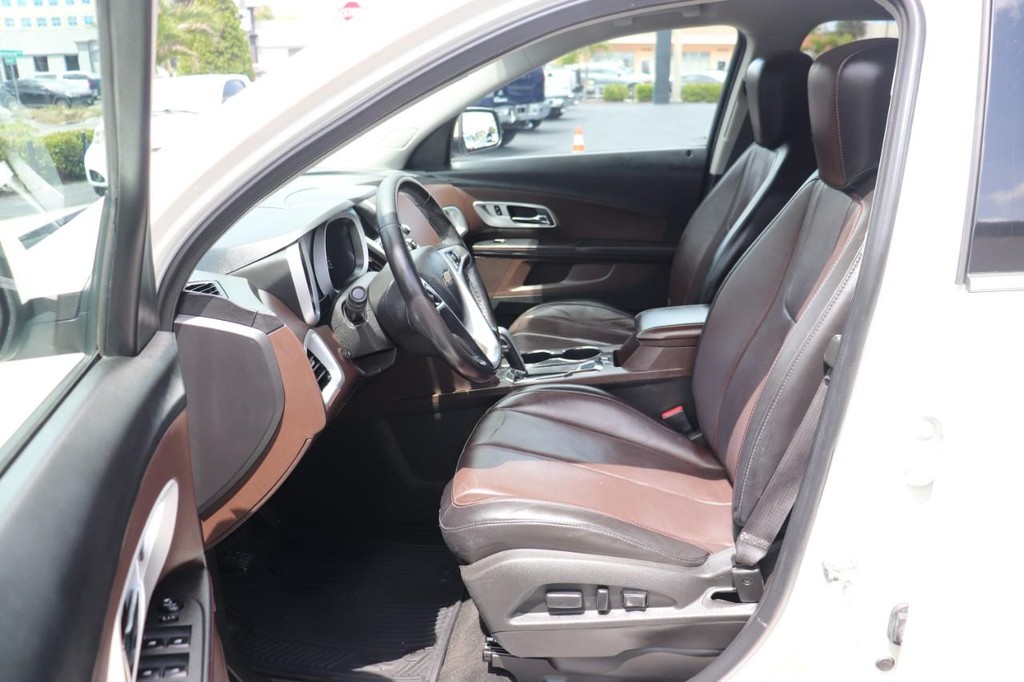 Chevrolet Equinox Vehicle Full-screen Gallery Image 11