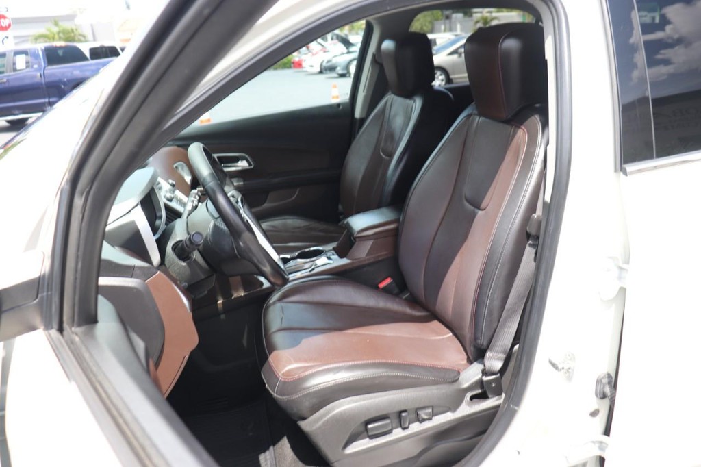 Chevrolet Equinox Vehicle Full-screen Gallery Image 12