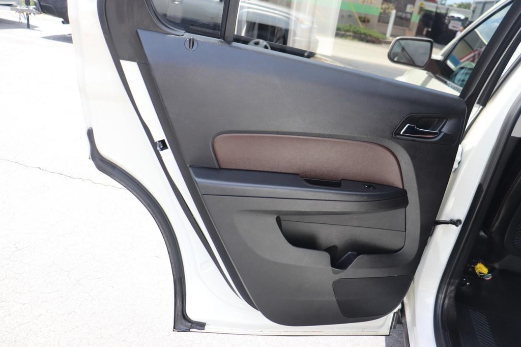 Chevrolet Equinox Vehicle Full-screen Gallery Image 13