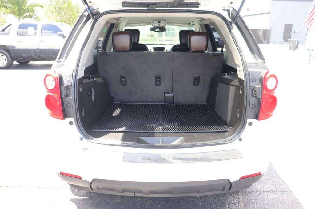 Chevrolet Equinox Vehicle Full-screen Gallery Image 16