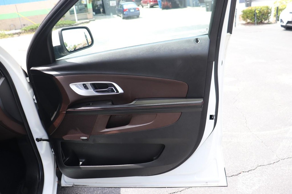 Chevrolet Equinox Vehicle Full-screen Gallery Image 20