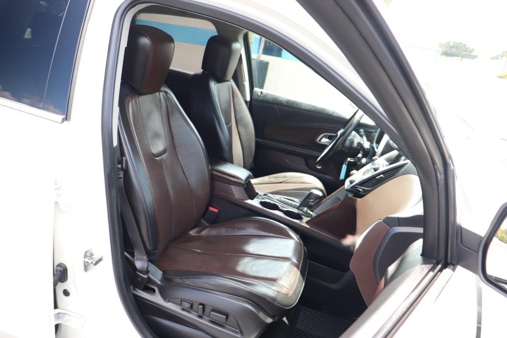 Chevrolet Equinox Vehicle Full-screen Gallery Image 22
