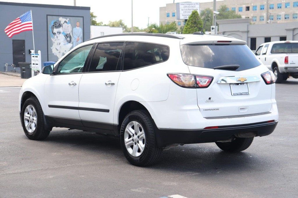 Chevrolet Traverse Vehicle Full-screen Gallery Image 06