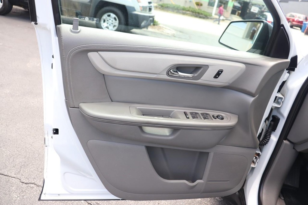 Chevrolet Traverse Vehicle Full-screen Gallery Image 11
