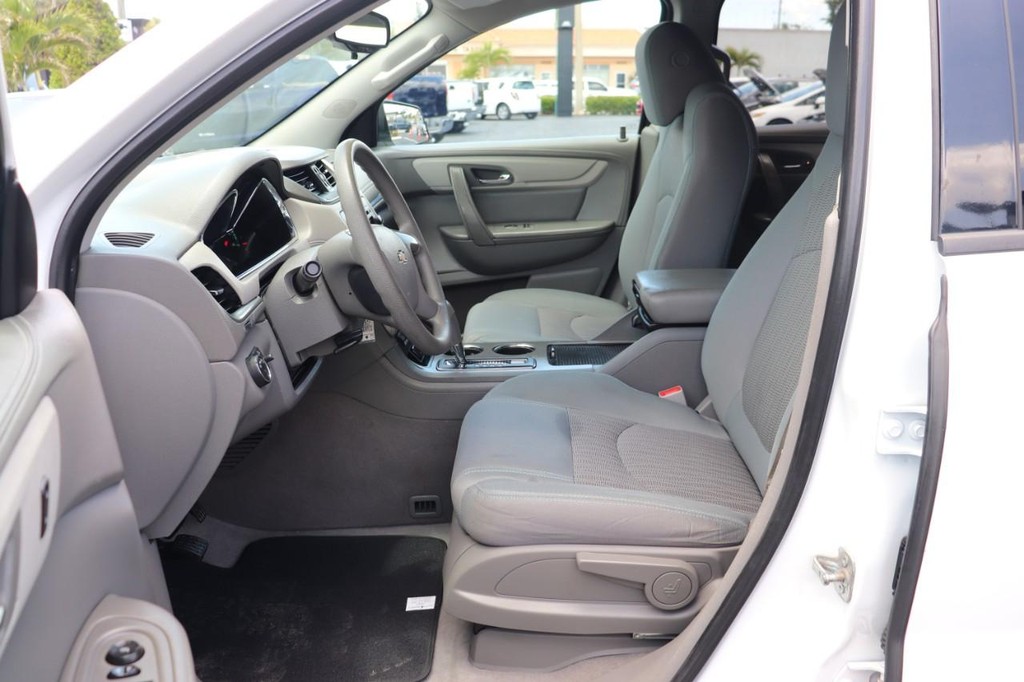 Chevrolet Traverse Vehicle Full-screen Gallery Image 12