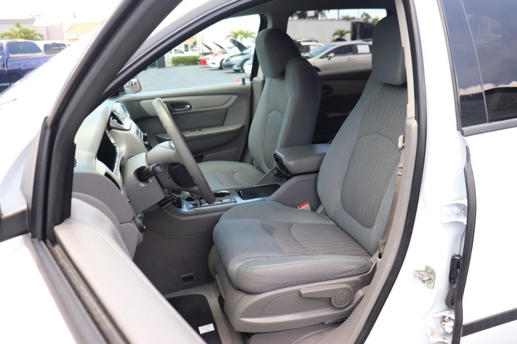 Chevrolet Traverse Vehicle Full-screen Gallery Image 13