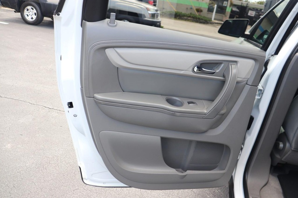 Chevrolet Traverse Vehicle Full-screen Gallery Image 14