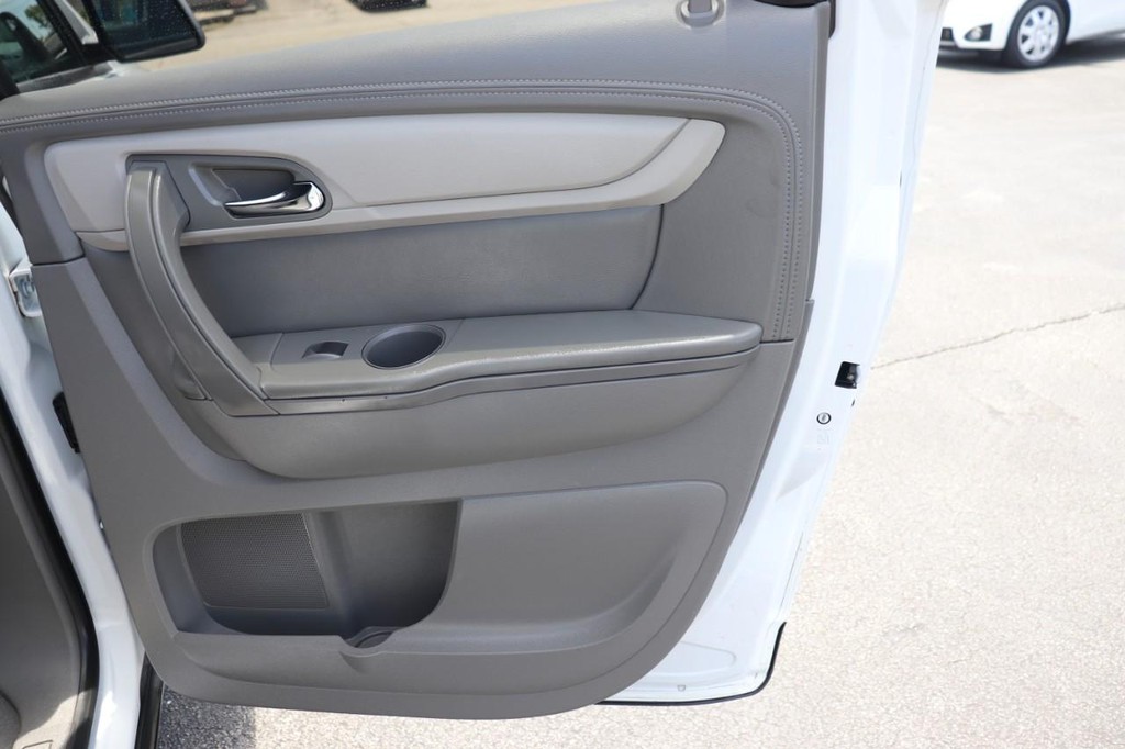 Chevrolet Traverse Vehicle Full-screen Gallery Image 18