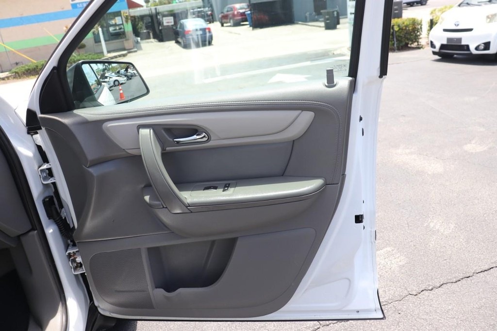 Chevrolet Traverse Vehicle Full-screen Gallery Image 21