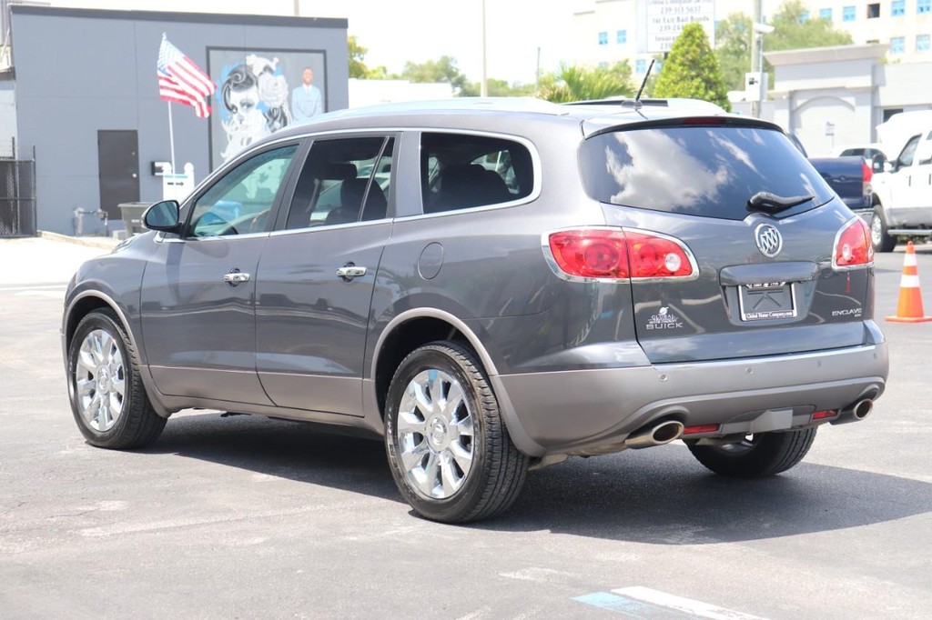 Buick Enclave Vehicle Full-screen Gallery Image 06