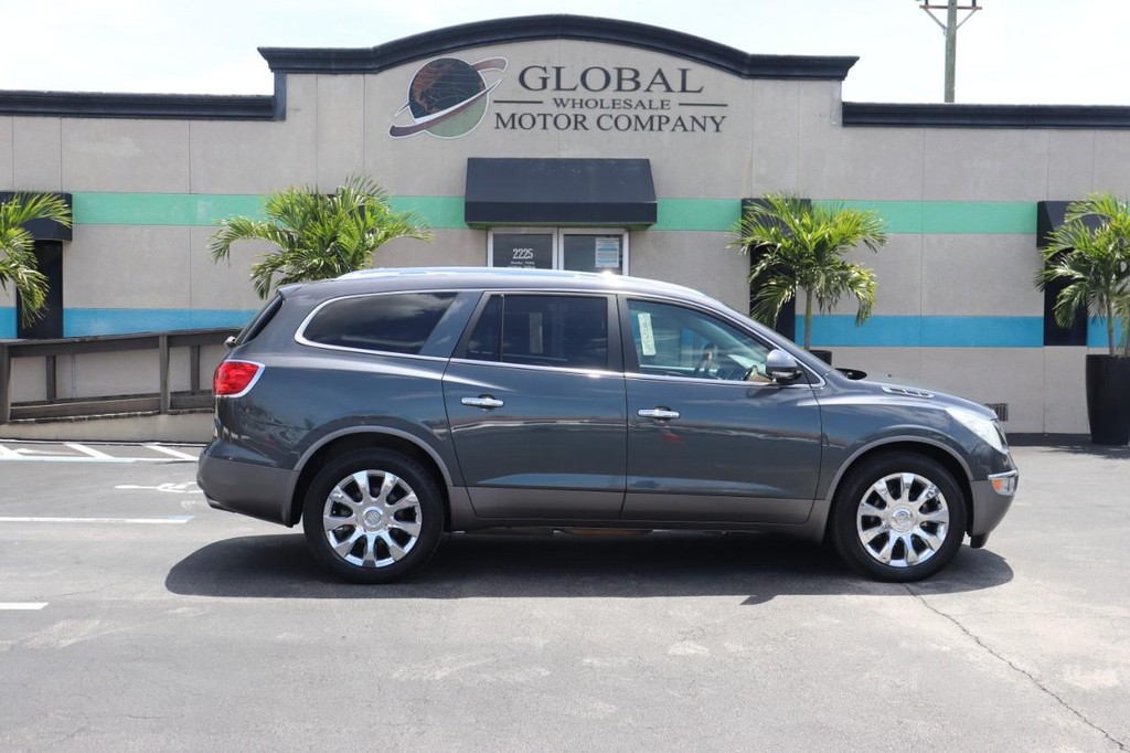 Buick Enclave Vehicle Full-screen Gallery Image 09