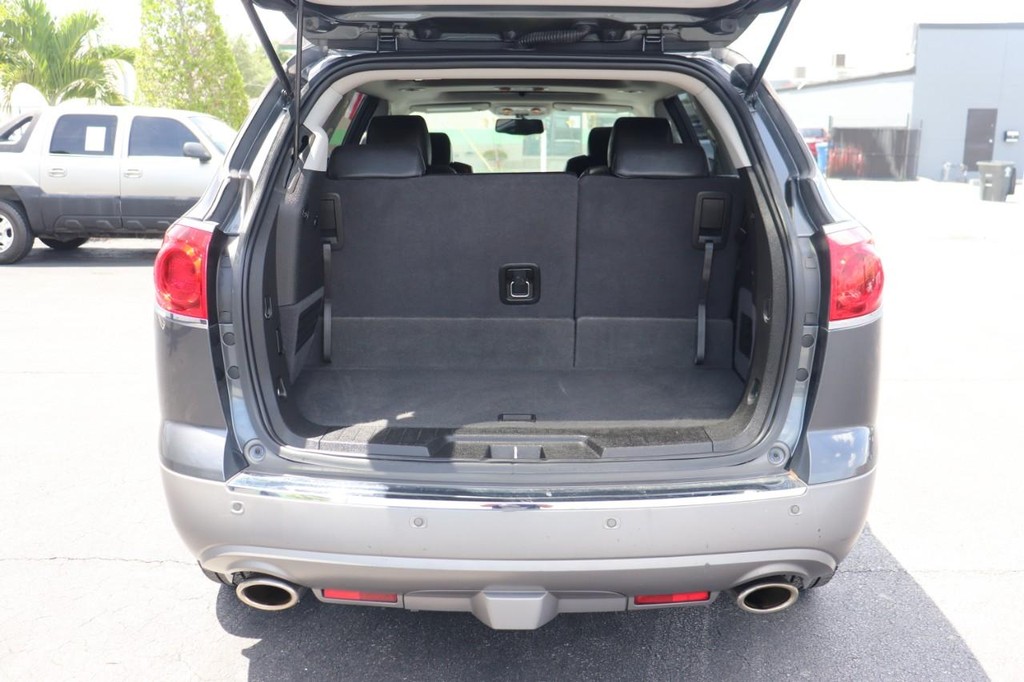 Buick Enclave Vehicle Full-screen Gallery Image 17