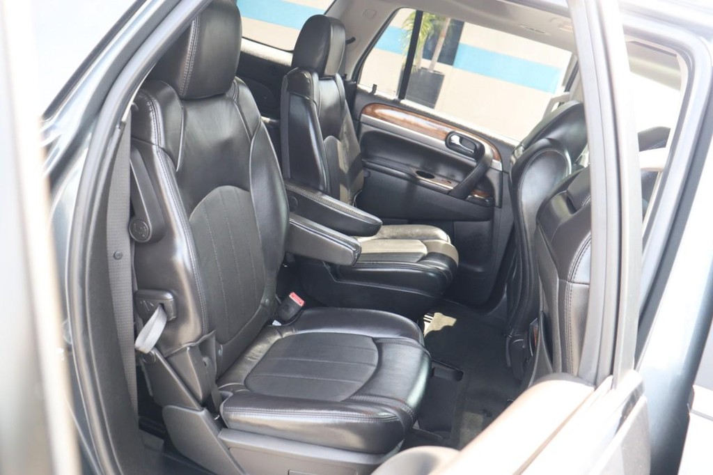 Buick Enclave Vehicle Full-screen Gallery Image 20