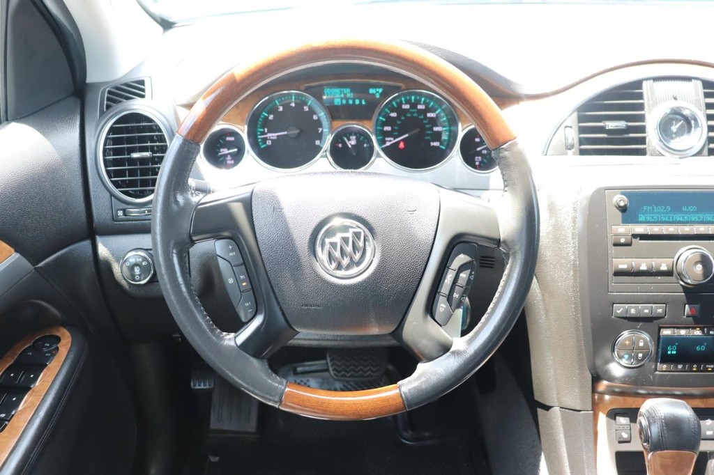 Buick Enclave Vehicle Full-screen Gallery Image 25
